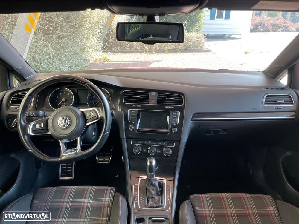 VW Golf 2.0 TSi GTi DSG Performance - 12