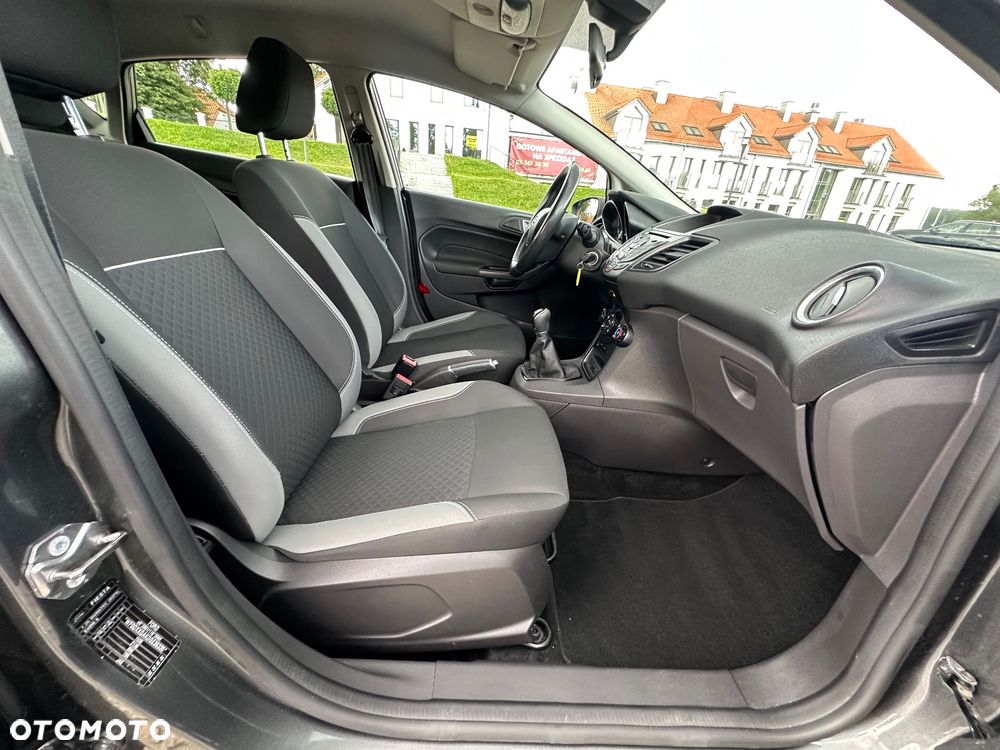 Ford Fiesta - 32
