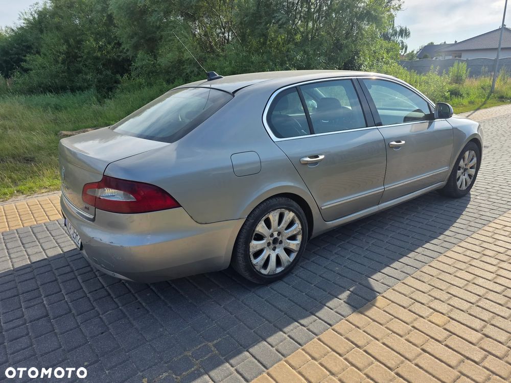 Skoda Superb 2.0 TDI 4x4 Elegance - 5