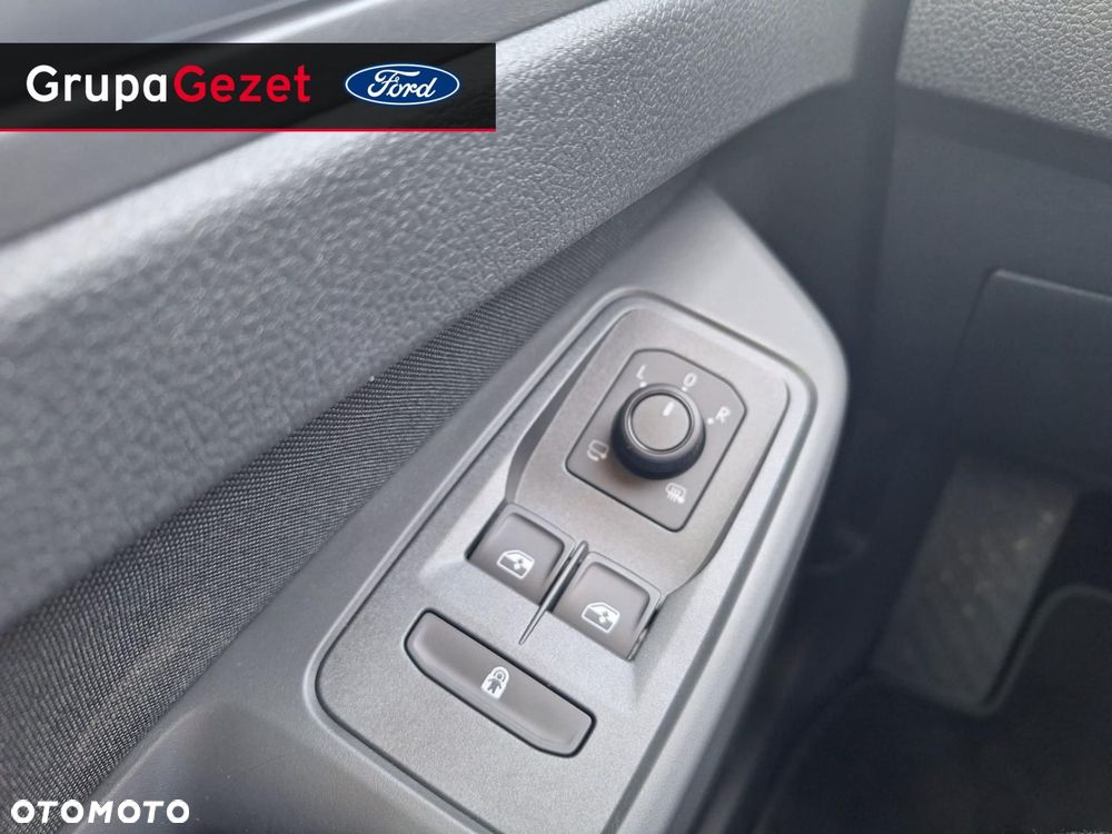 Ford Tourneo Connect - 13