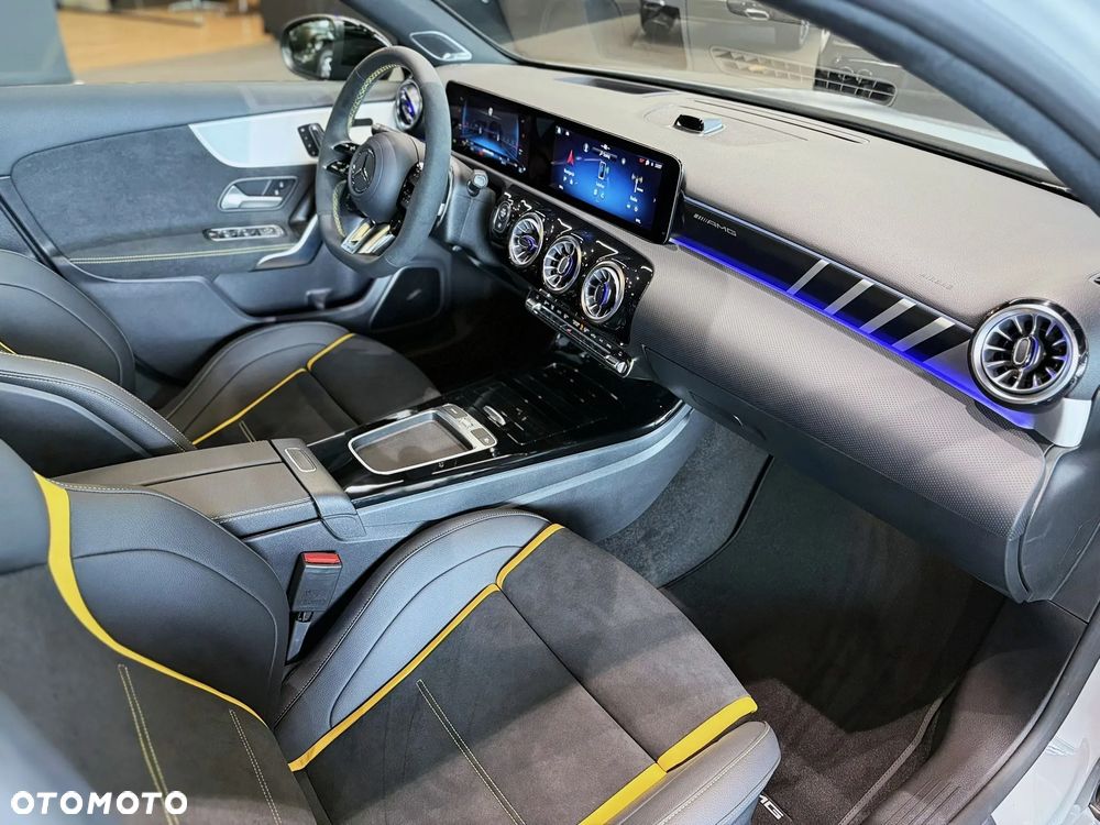Mercedes-Benz Klasa A 45 S AMG 4-Matic 8G-DCT - 26