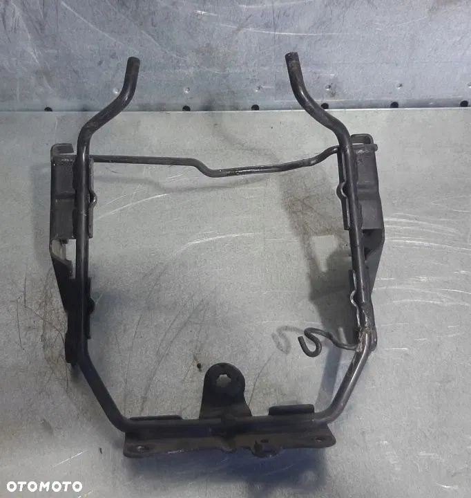 Suzuki GSR 600 06-10r stelaż czachy lampy przód - 1