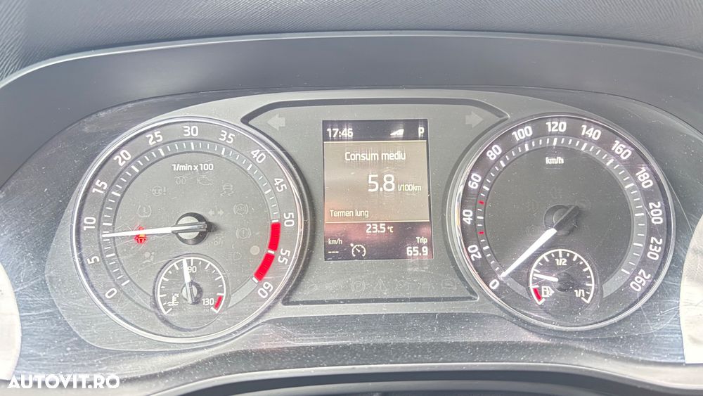 Skoda Octavia 2.0 TDI DSG Style - 9