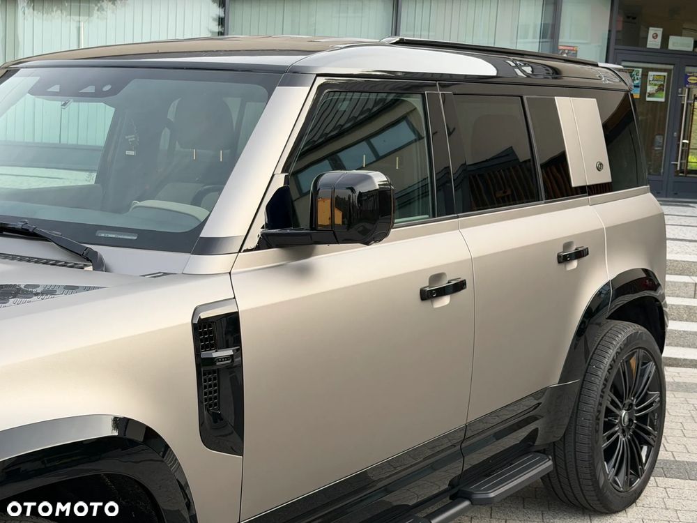 Land Rover Defender 3.0 D300 mHEV X-Dynamic SE - 20