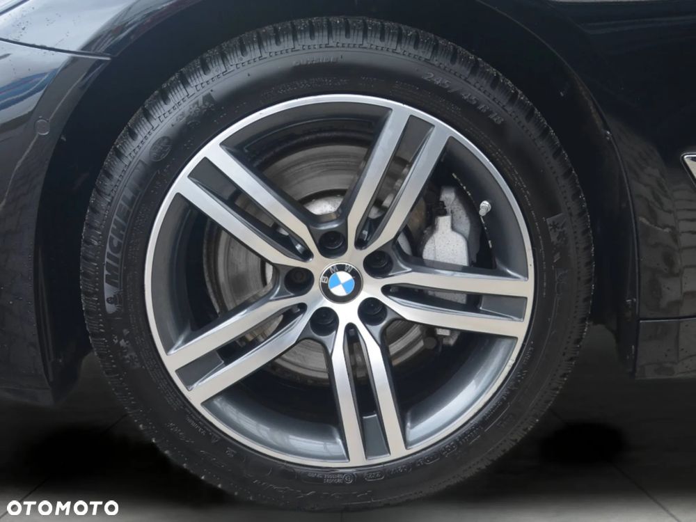 BMW Seria 5 530i mHEV - 5