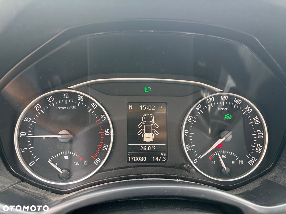 Skoda Octavia 2.0 TDI DSG Ambiente - 11
