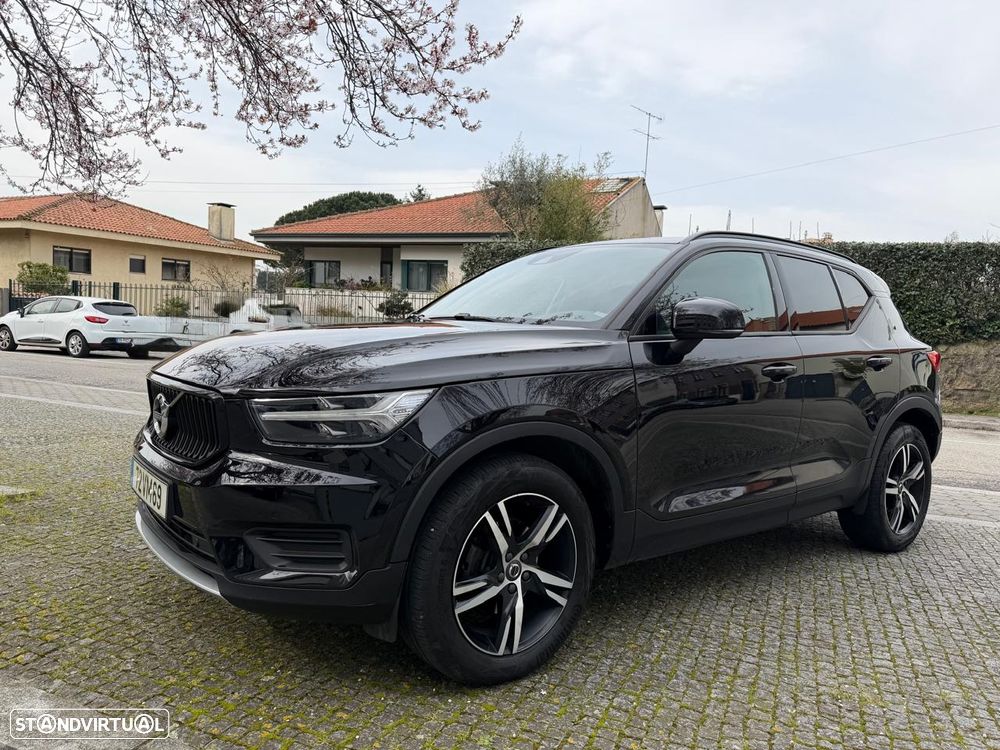 Volvo XC 40 2.0 D3 Momentum Geartronic - 1