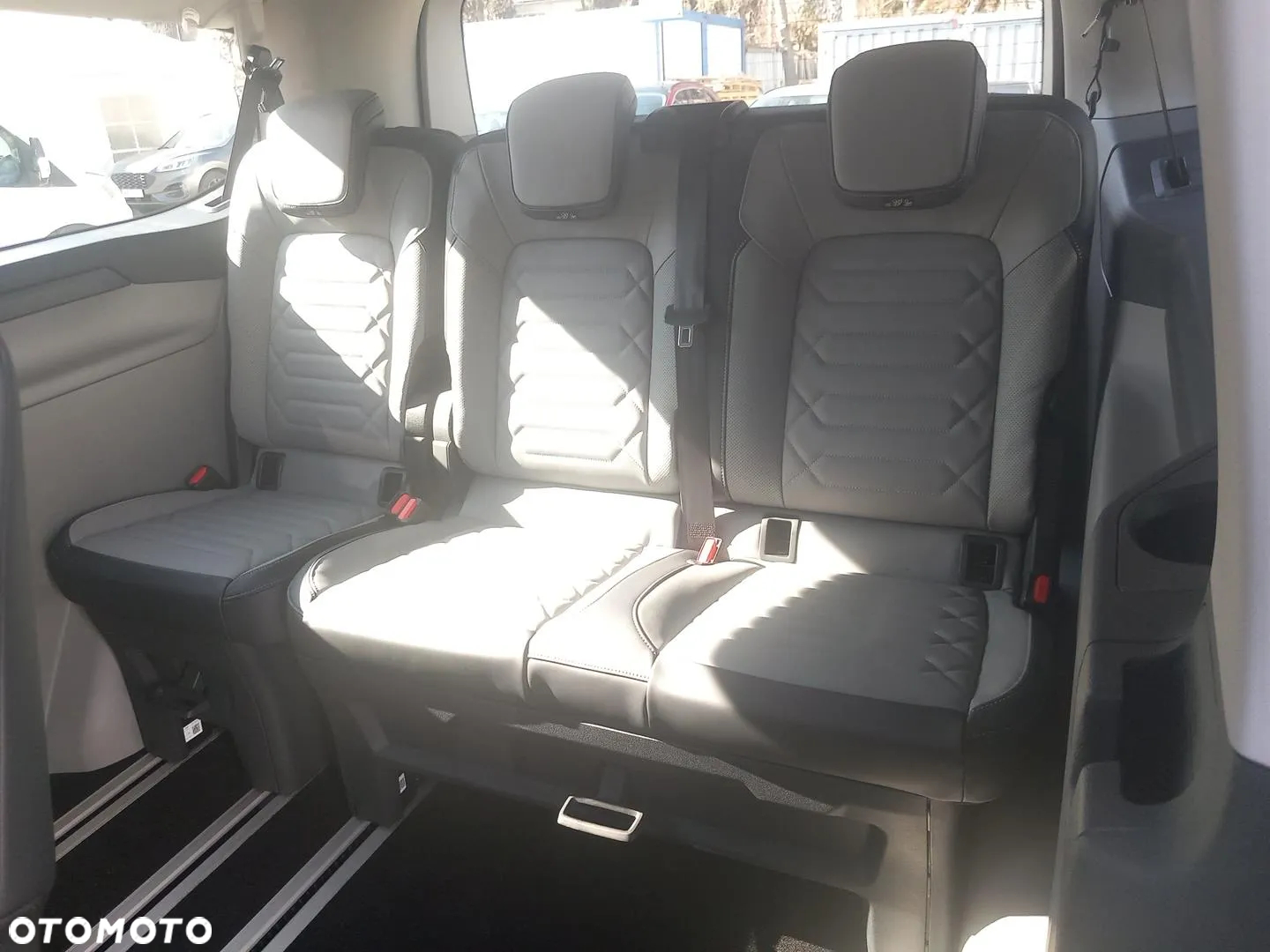 Ford Tourneo Custom 2.5 PHEV CVT 340 L2 Titanium X - 17