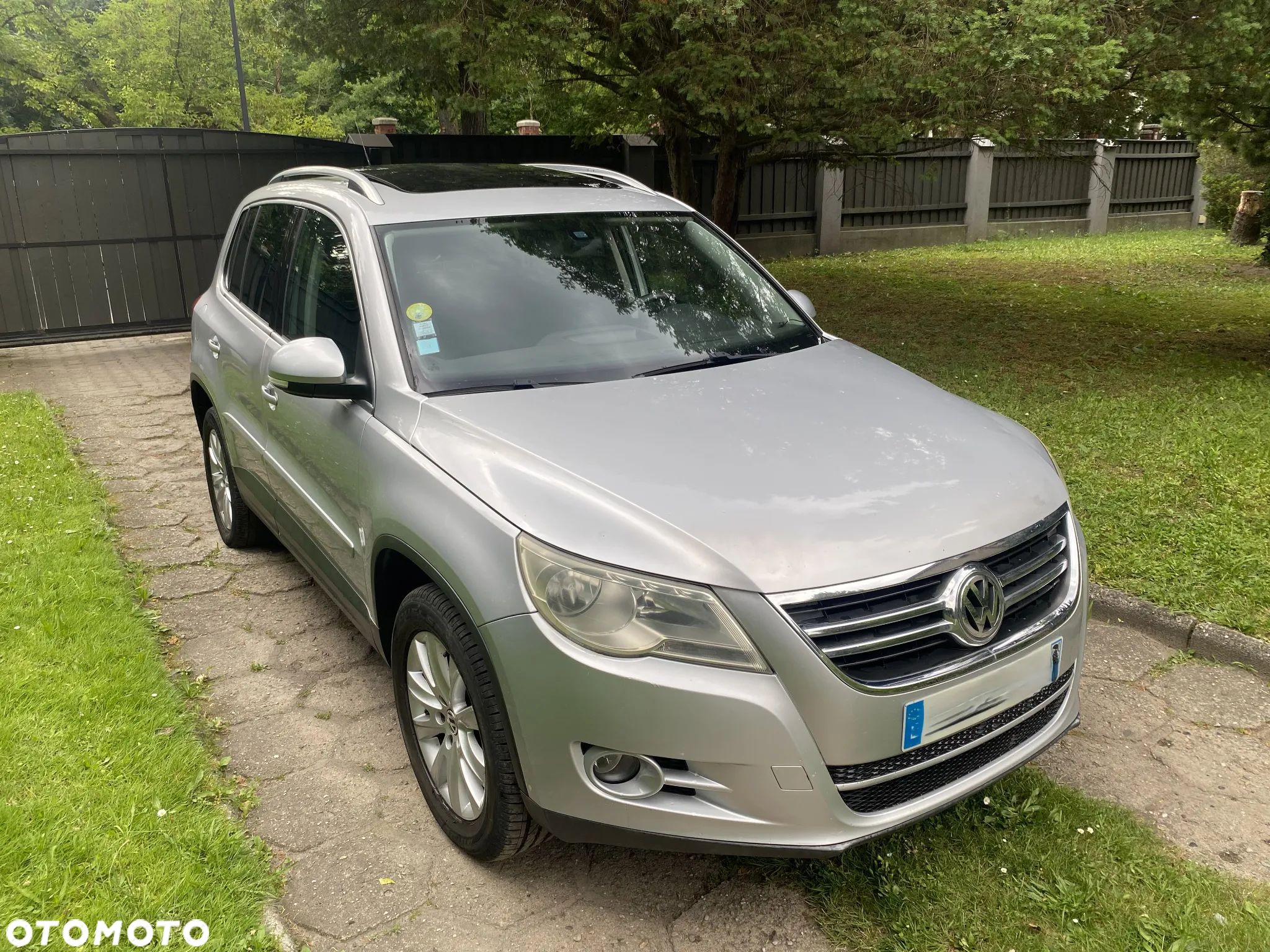 Volkswagen Tiguan - 1