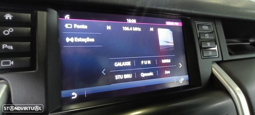 Land Rover Discovery Sport 2.0 D AWD R-Dynamic S - 29