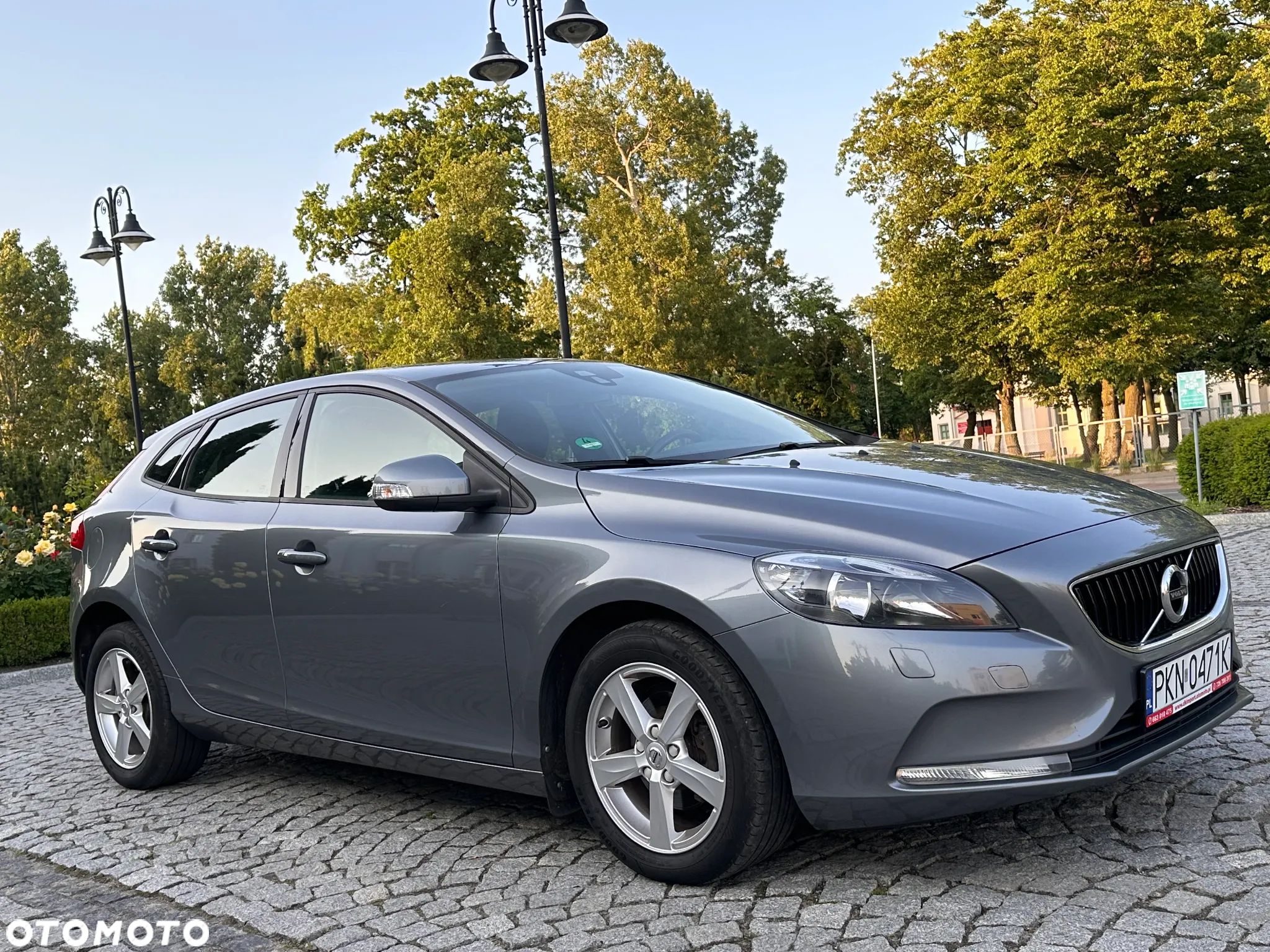 Volvo V40 D2 Drive-E Dynamic Edition - 1