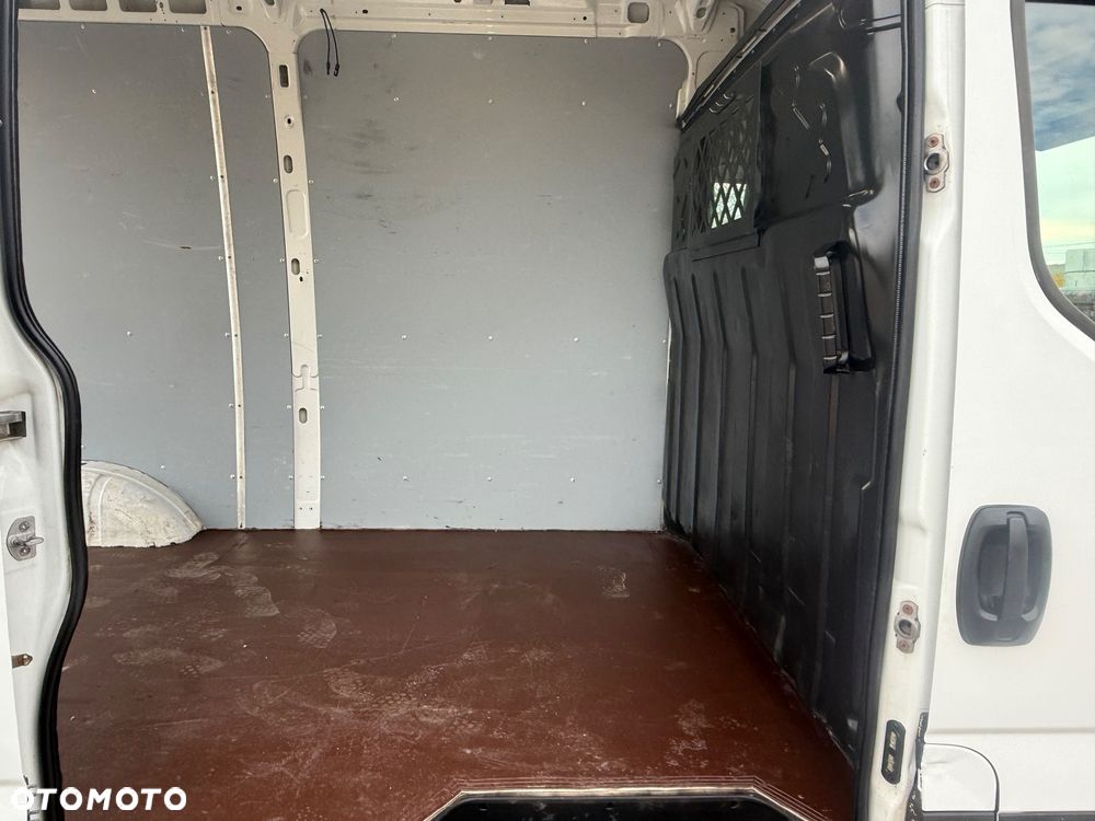 Iveco 35. DAYLY - 17