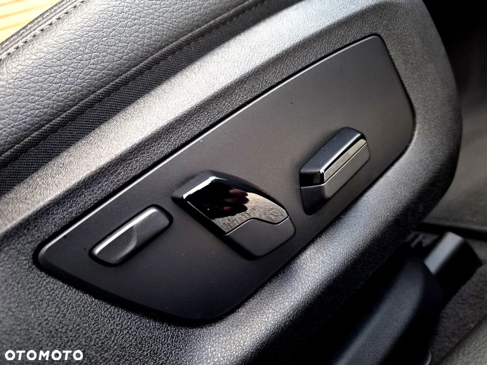 BMW Seria 5 530e xDrive M Sport sport - 24