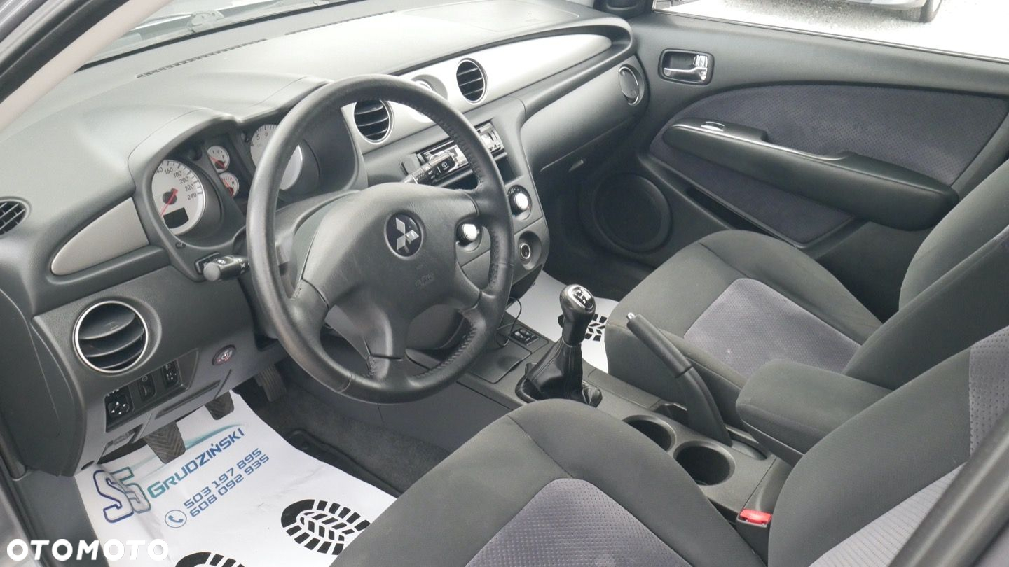 Mitsubishi Outlander - 9