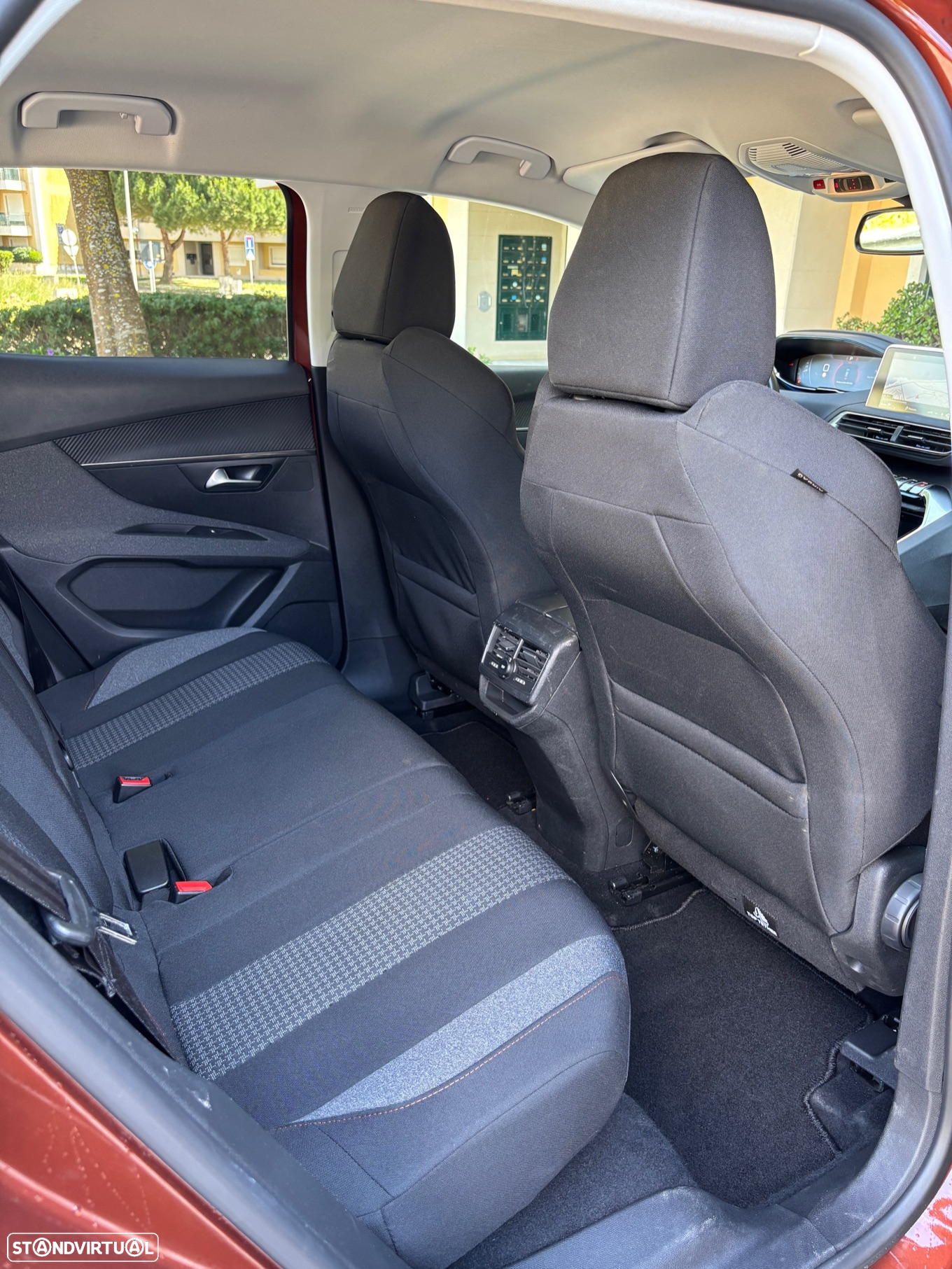 Peugeot 3008 1.2 PureTech Allure EAT8 - 13