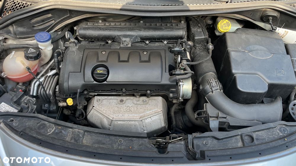 Peugeot 207 1.4 16V Presence - 17