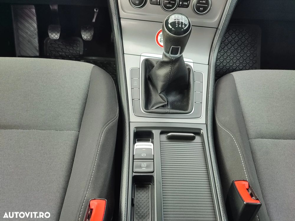 Volkswagen Golf - 14