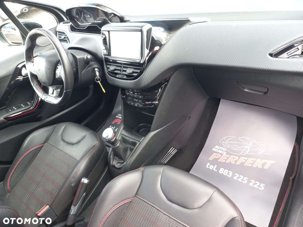 Peugeot 208 - 16