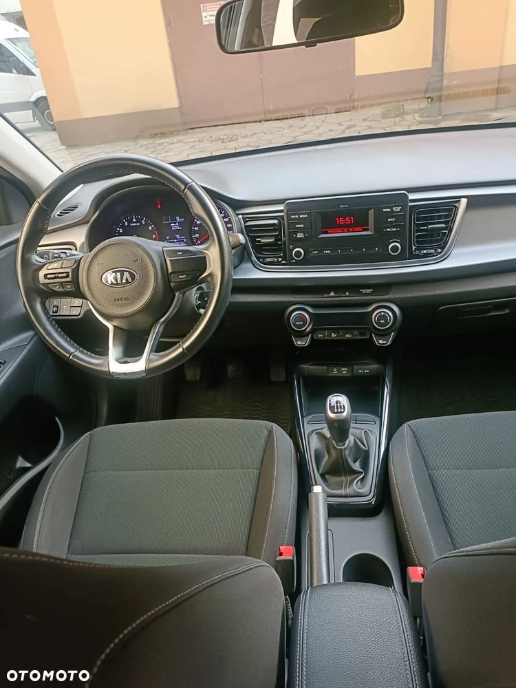 Kia Rio 1.4 L - 7