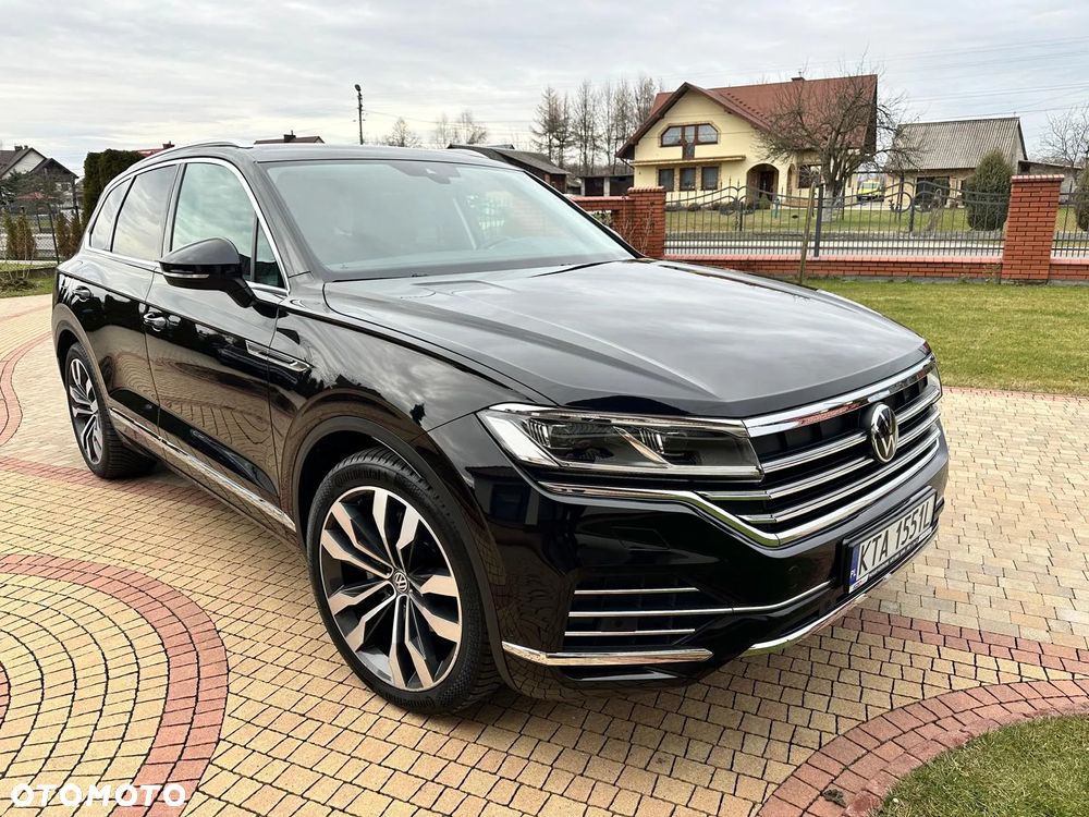 Volkswagen Touareg - 1