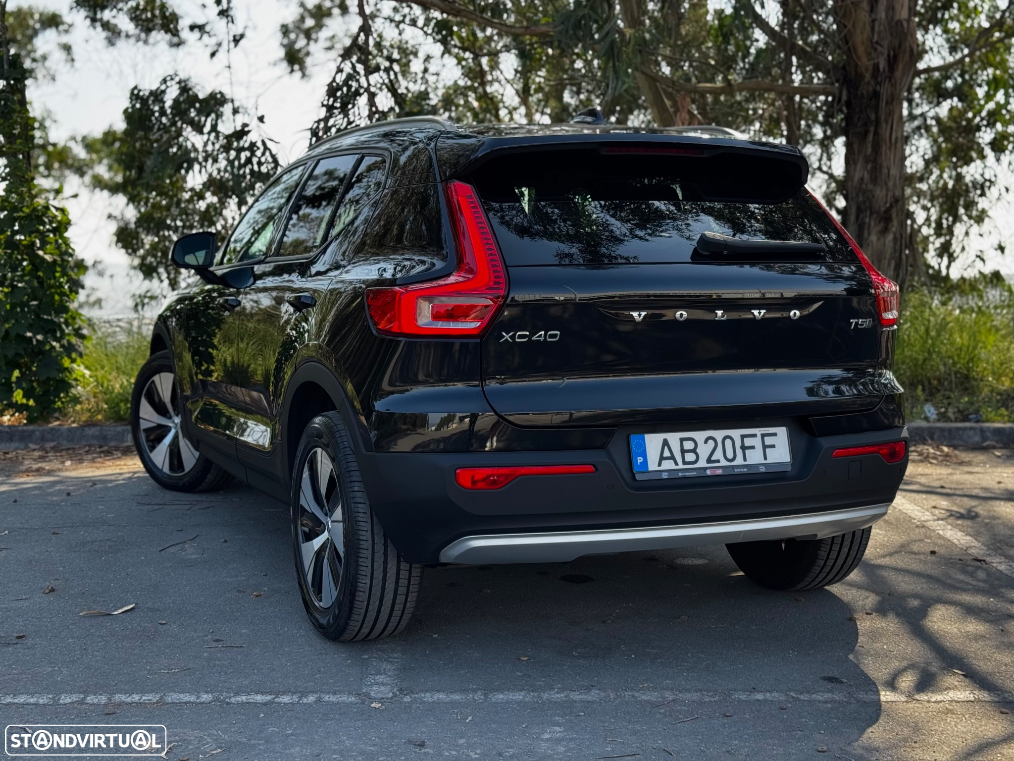 Volvo XC 40 1.5 T5 PHEV Momentum Plus - 4
