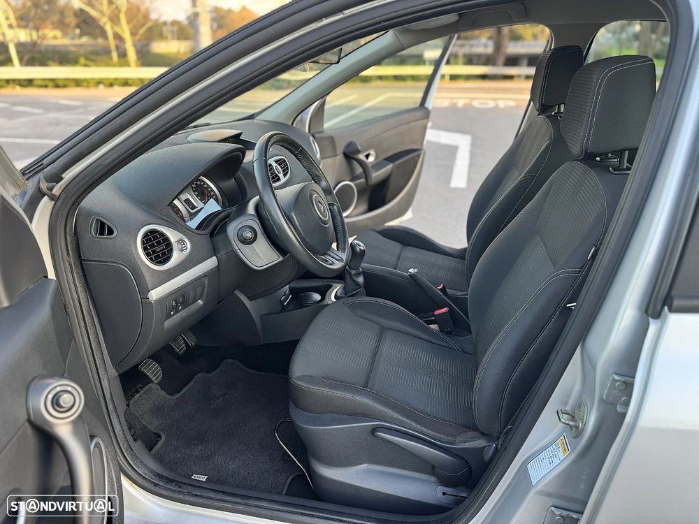 Renault Clio 1.2 16V Dynamique S - 15