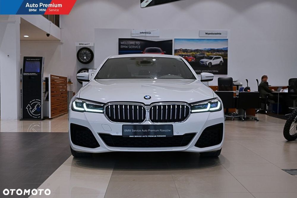 BMW Seria 5 520i mHEV - 3