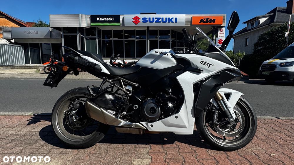 Suzuki GSX - 2