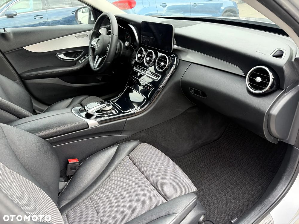 Mercedes-Benz Klasa C 220 d 4Matic 9G-TRONIC Avantgarde - 10