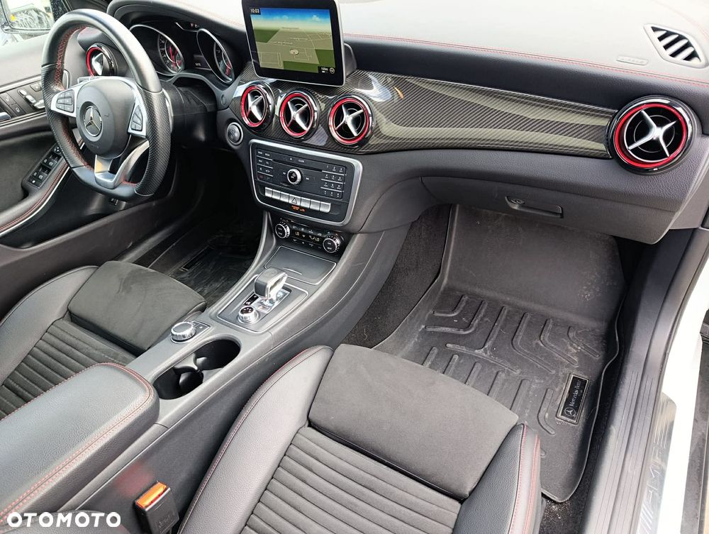 Mercedes-Benz GLA AMG 45 4Matic AMG Speedshift 7G-DCT - 33