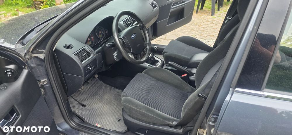 Ford Mondeo 2.5 V6 Ghia - 9