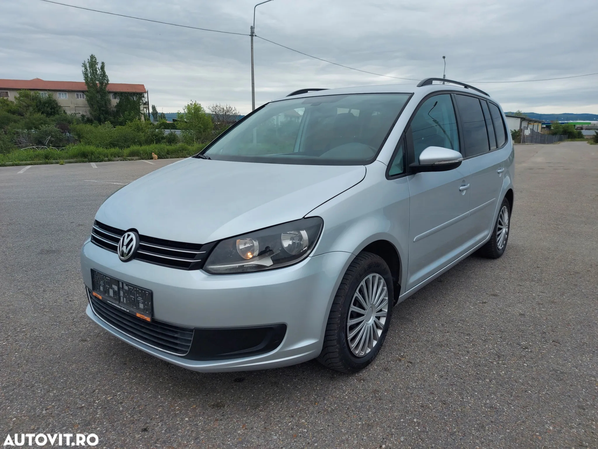 Volkswagen Touran - 5