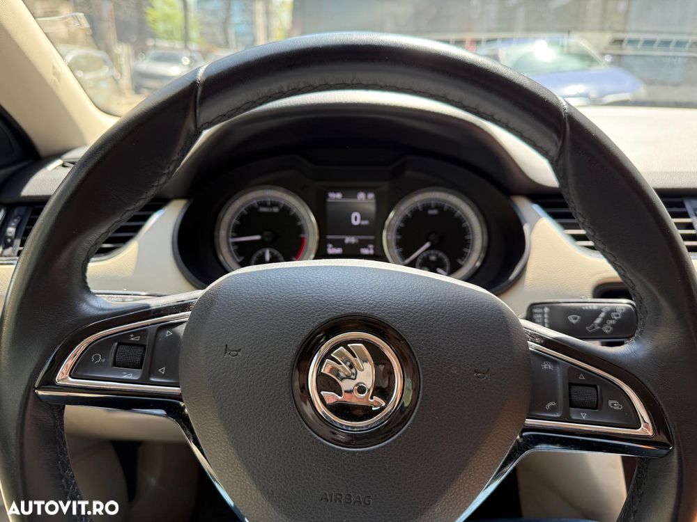 Skoda Octavia 1.6 TDI DSG Style - 33