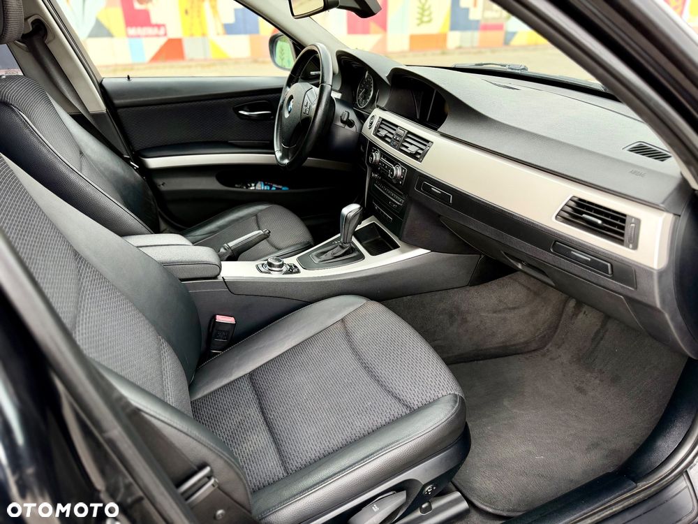 BMW Seria 3 - 32