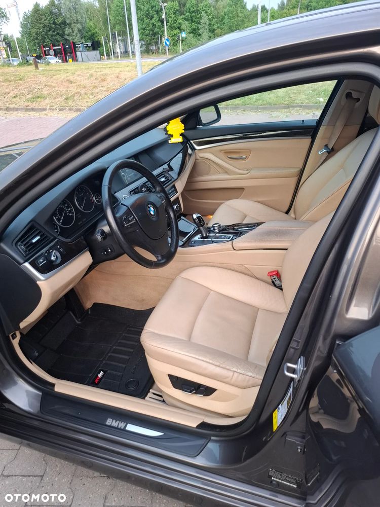BMW Seria 5 528i - 12