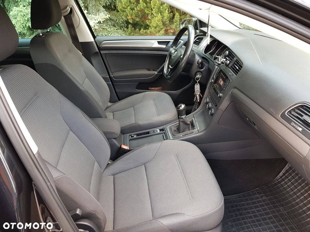Volkswagen Golf 1.6 TDI BlueMotion Technology Comfortline - 24