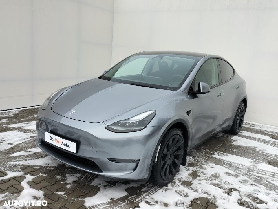 Tesla Model Y Long Range AWD - 2