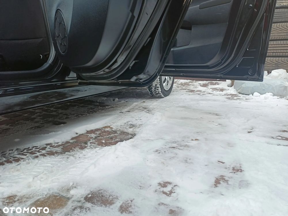 Toyota Yaris Hybrid 100 Life - 33