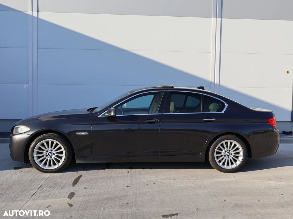 BMW 5 Series 2012 photo 2