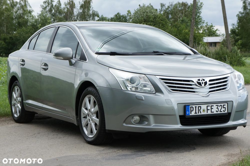 Toyota Avensis 1.8 Comfort - 1