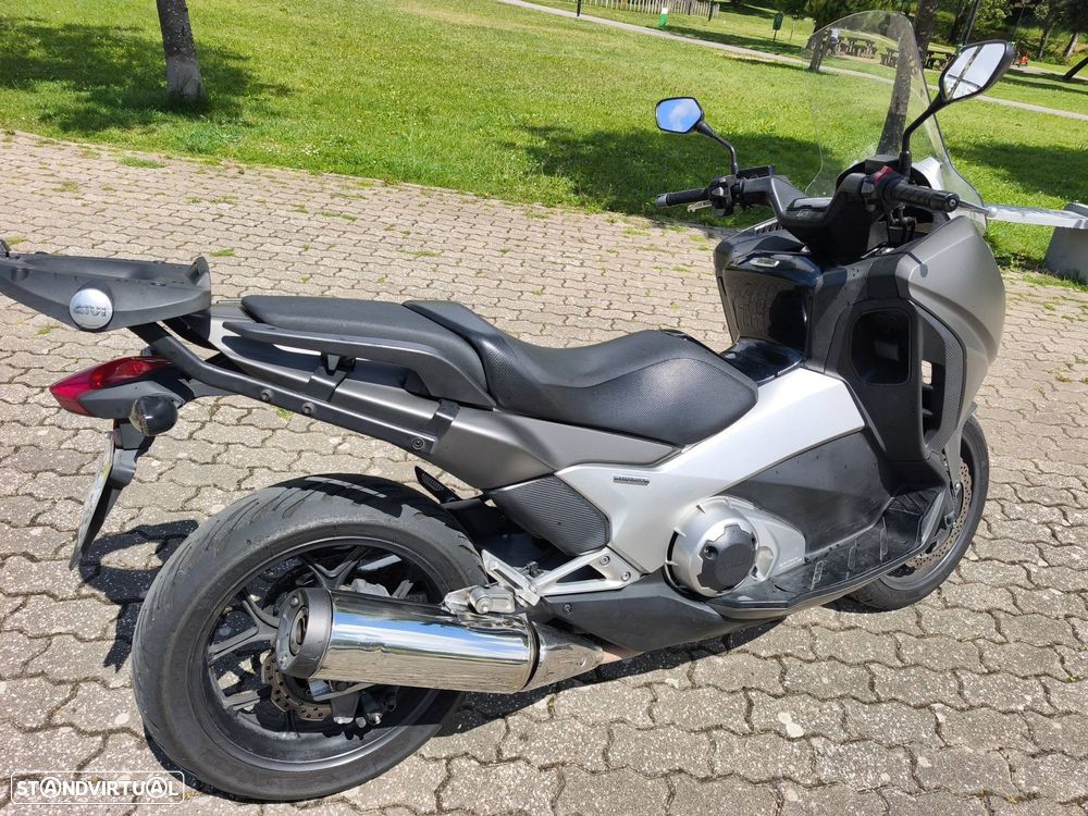 Honda Integra 750 - 10