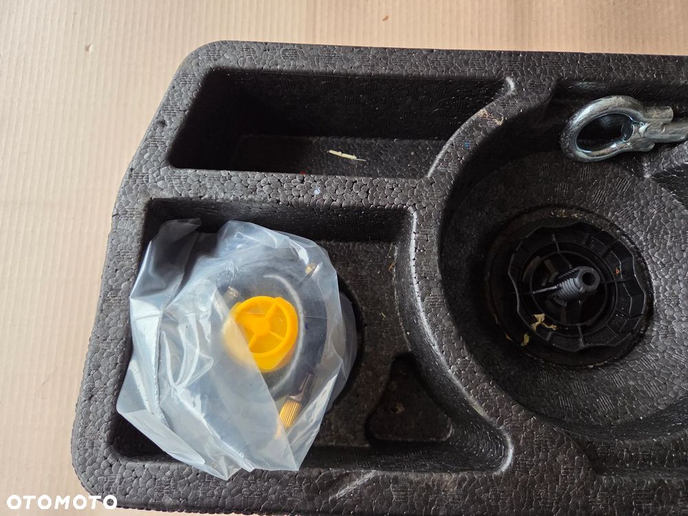 Wkład koła zapasowego Citroen C3 Aircross - 2