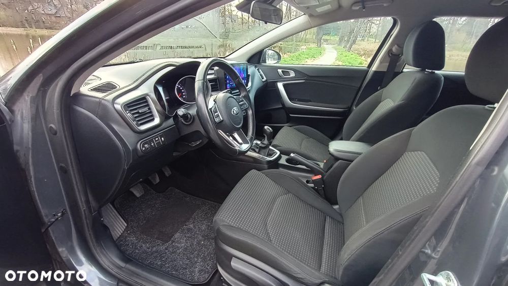Kia Ceed 1.4 Attract - 16