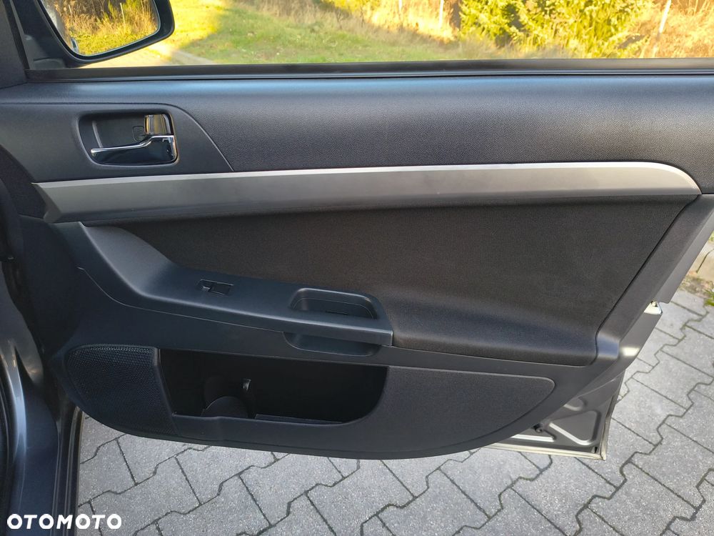 Mitsubishi Lancer - 31