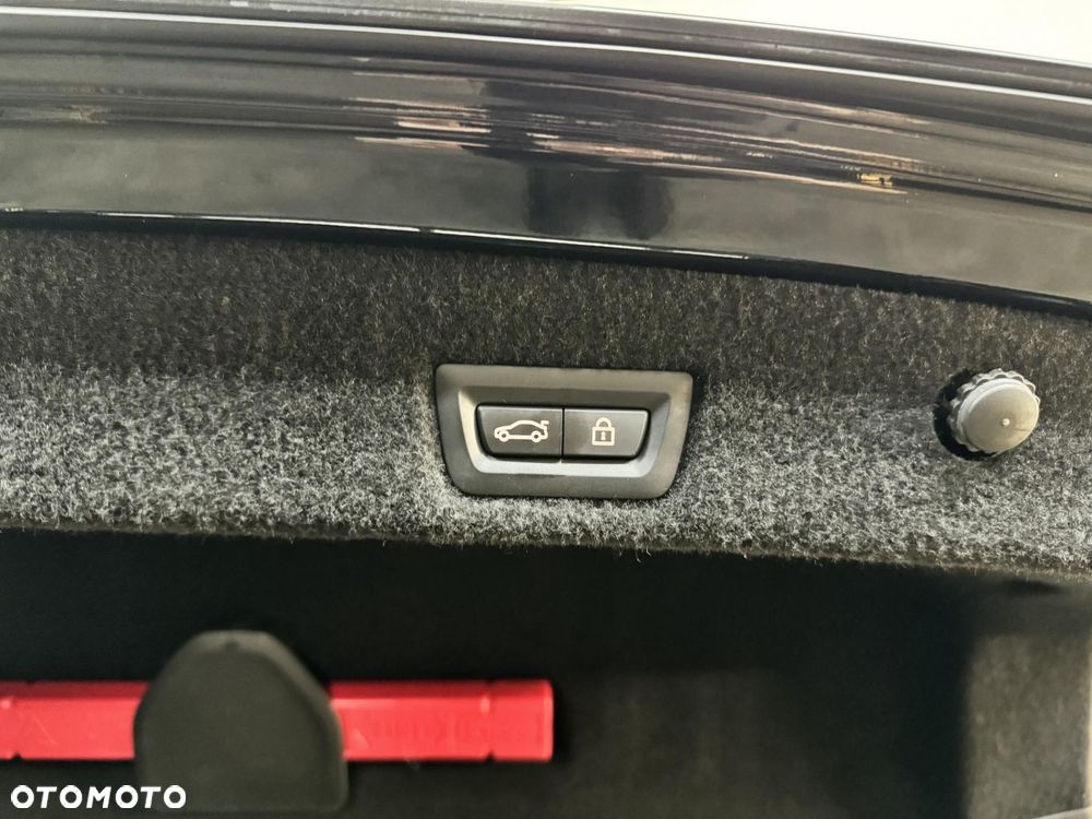 BMW Seria 7 - 36