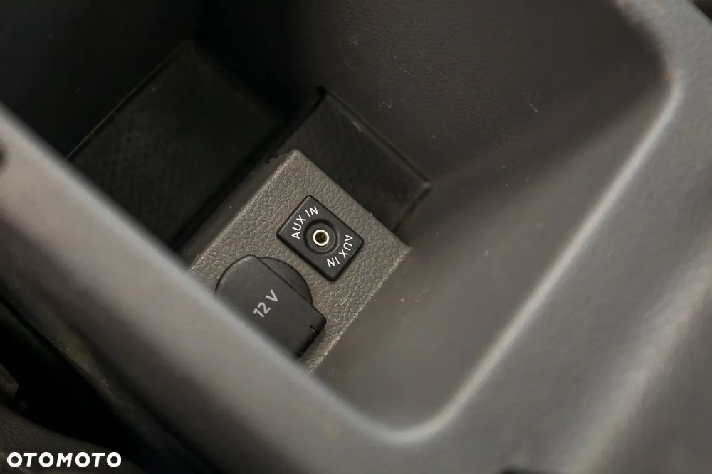 Volkswagen Sharan 2.0 TDI DSG BlueMotion Technology Comfortline - 24