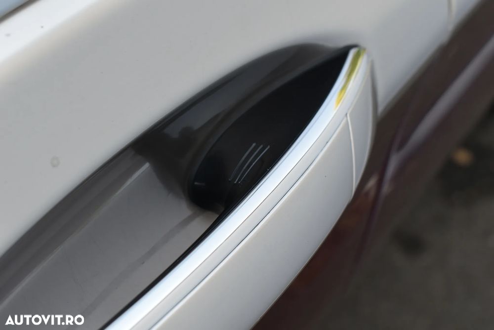 BMW Seria 7 730d xDrive MHEV - 13