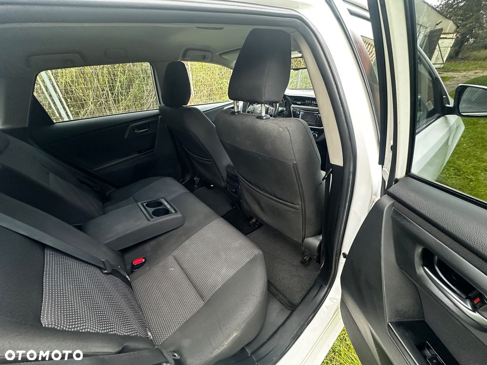 Toyota Auris 1.4 D-4D Life+ - 19