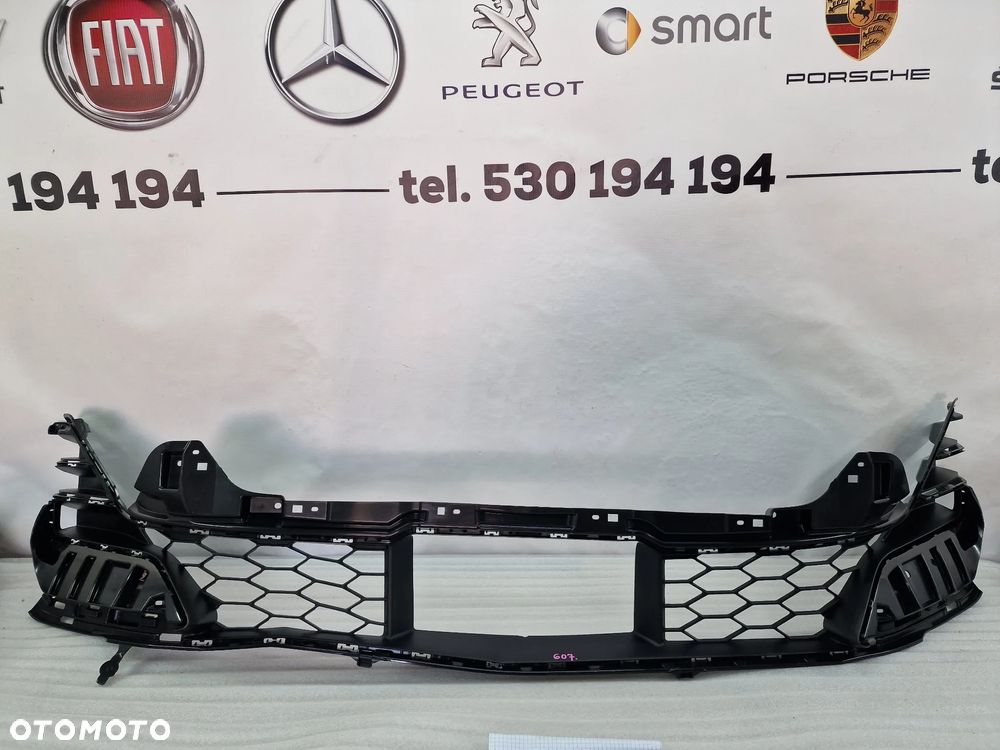 AUDI E-TRON Q6 85H 22- KRATKA ŚRODKOWA ZDERZAKA PRZEDNIEGO PRZÓD , NR 85H807683A , NR AUKCJI GL607 - 1