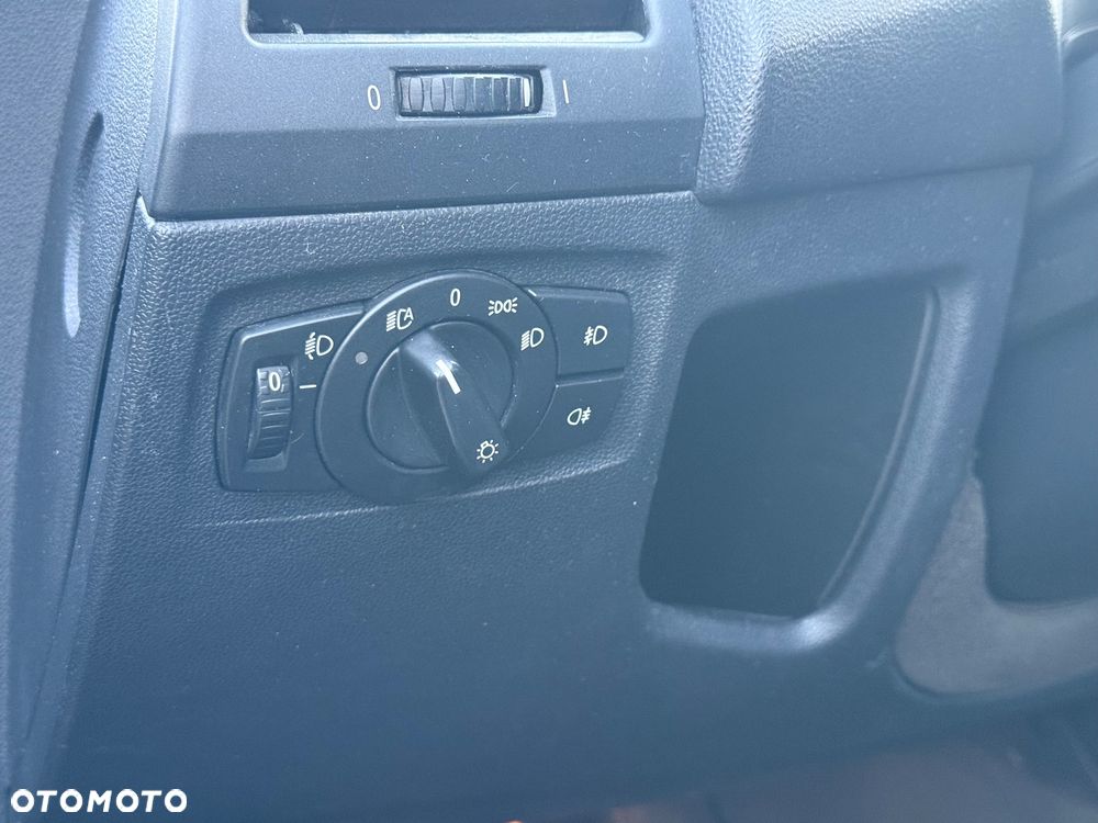 BMW Seria 1 120d DPF - 24